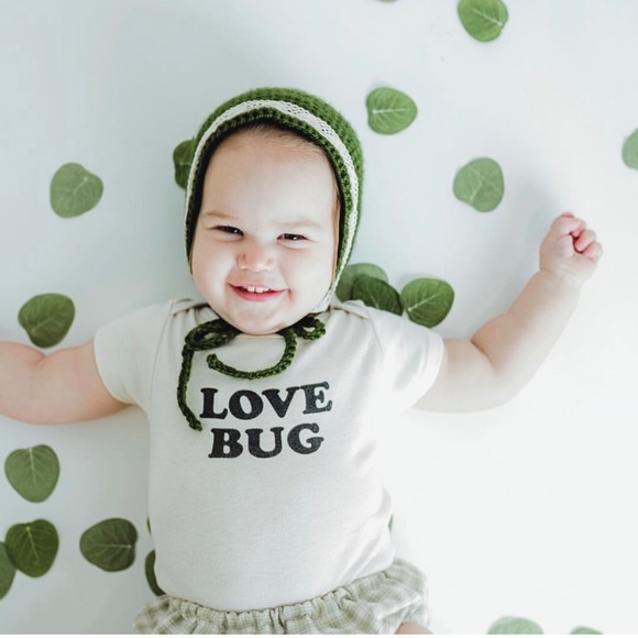 Love Bug Organic Bodysuit Onesie - Picture 6 of 7